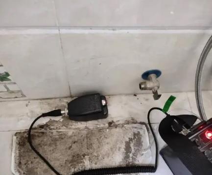 万源屋顶漏水维修公司分享下卫生间漏水的危害及解决方法